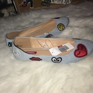 Union Bay emoji flats